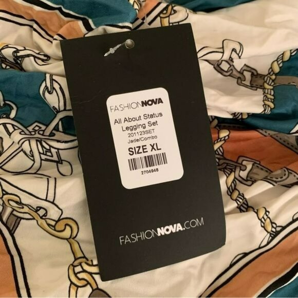 NWT Fashion Nova Matching Set XL | Chain Print Cowl Neck Top + Pants - Picture 7 of 13